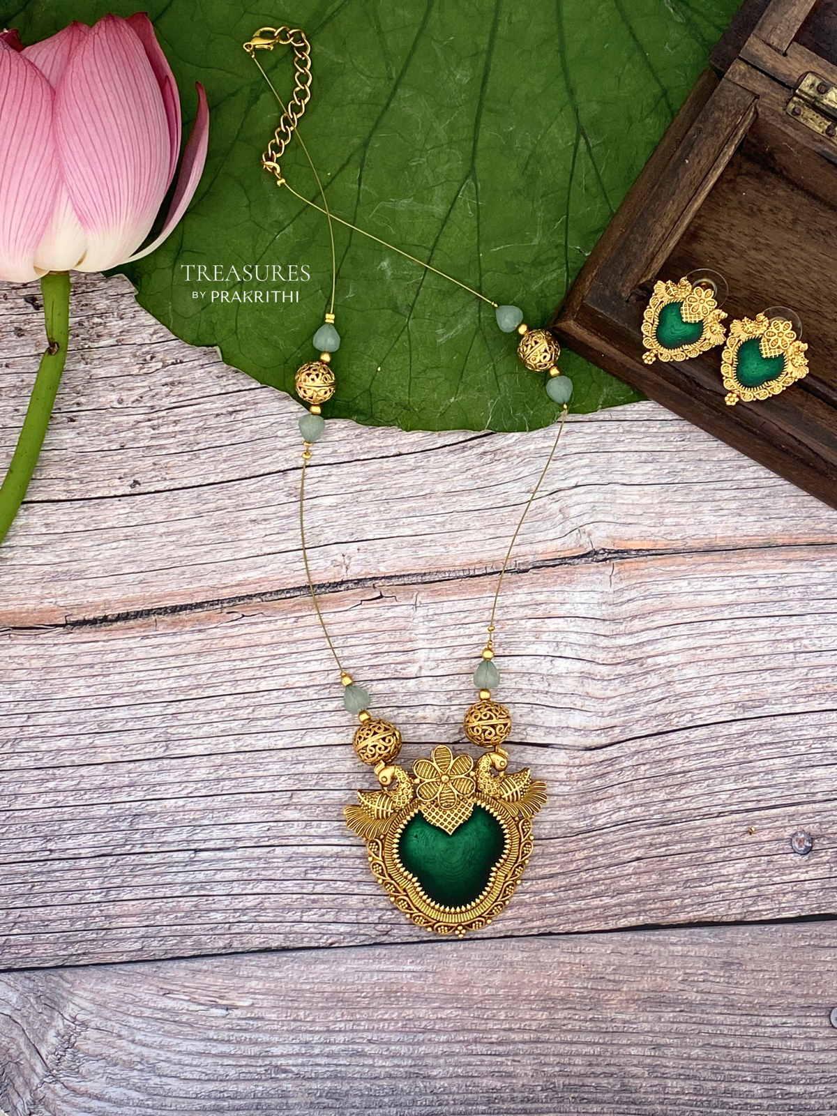 Naga padam Invisible Necklace- JN10