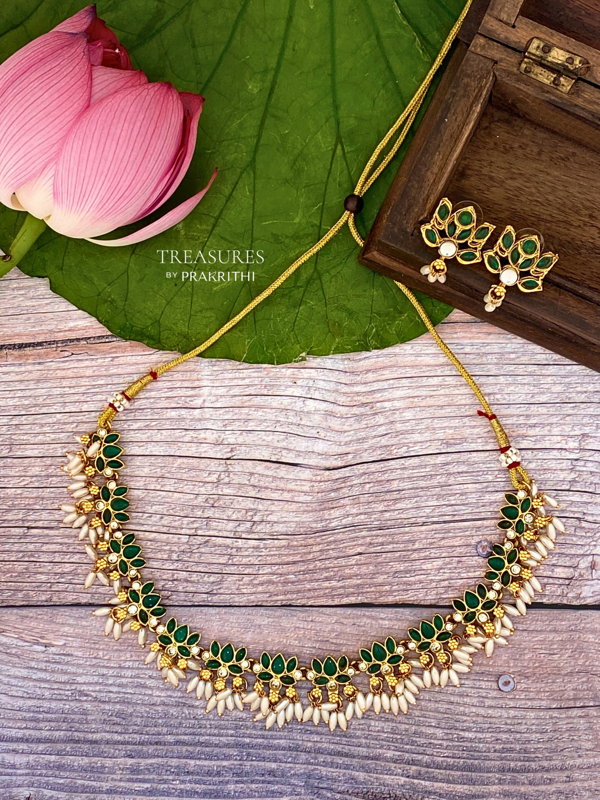 Green lotus Gunguroo Necklace- JN15