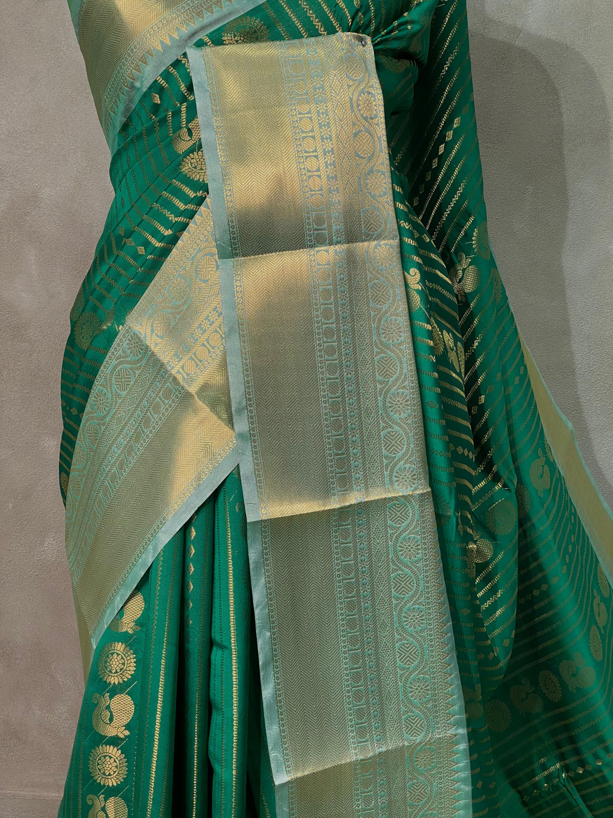 Green banarasi silksaree -LZ8