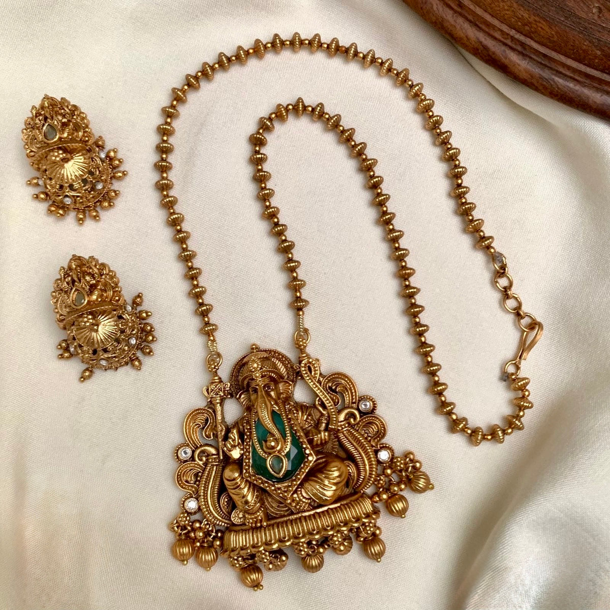 Antique long ganesha haram - JW150A